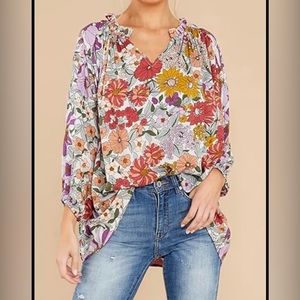 Artistic works by Lu. Floral top 3/4 sleeve. Size Large. Perfect condition